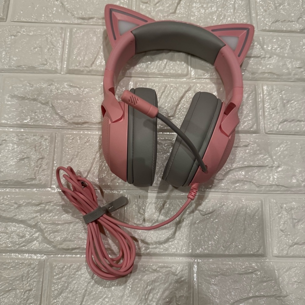 Razer Kraken Kitty Edition V2 Wired RGB Gaming Headset Quartz Pink Working